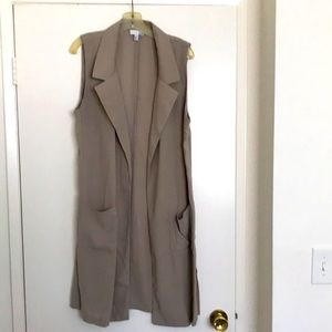 Sleeveless tan duster